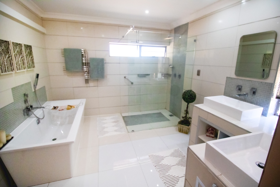 4 Bedroom Property for Sale in C Place Eastern Cape